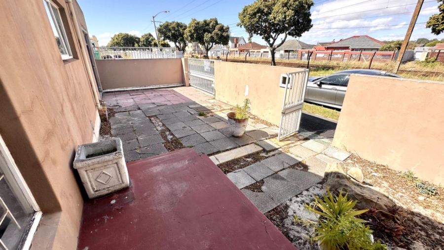 4 Bedroom Property for Sale in Sybrand Park Western Cape